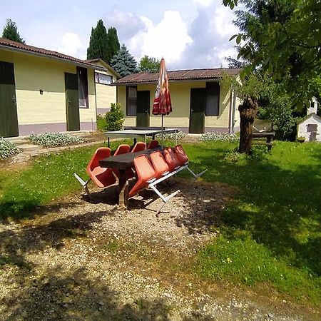 Kemping - Kantin Hotel Bazakerettye Bagian luar foto